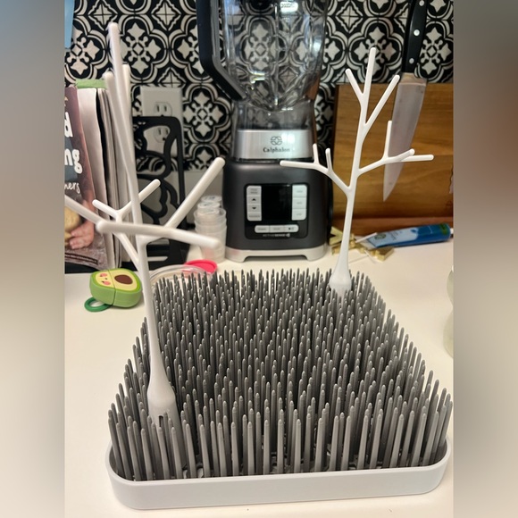 Gray Boon Lawn with two twig branches - Picture 2 of 2